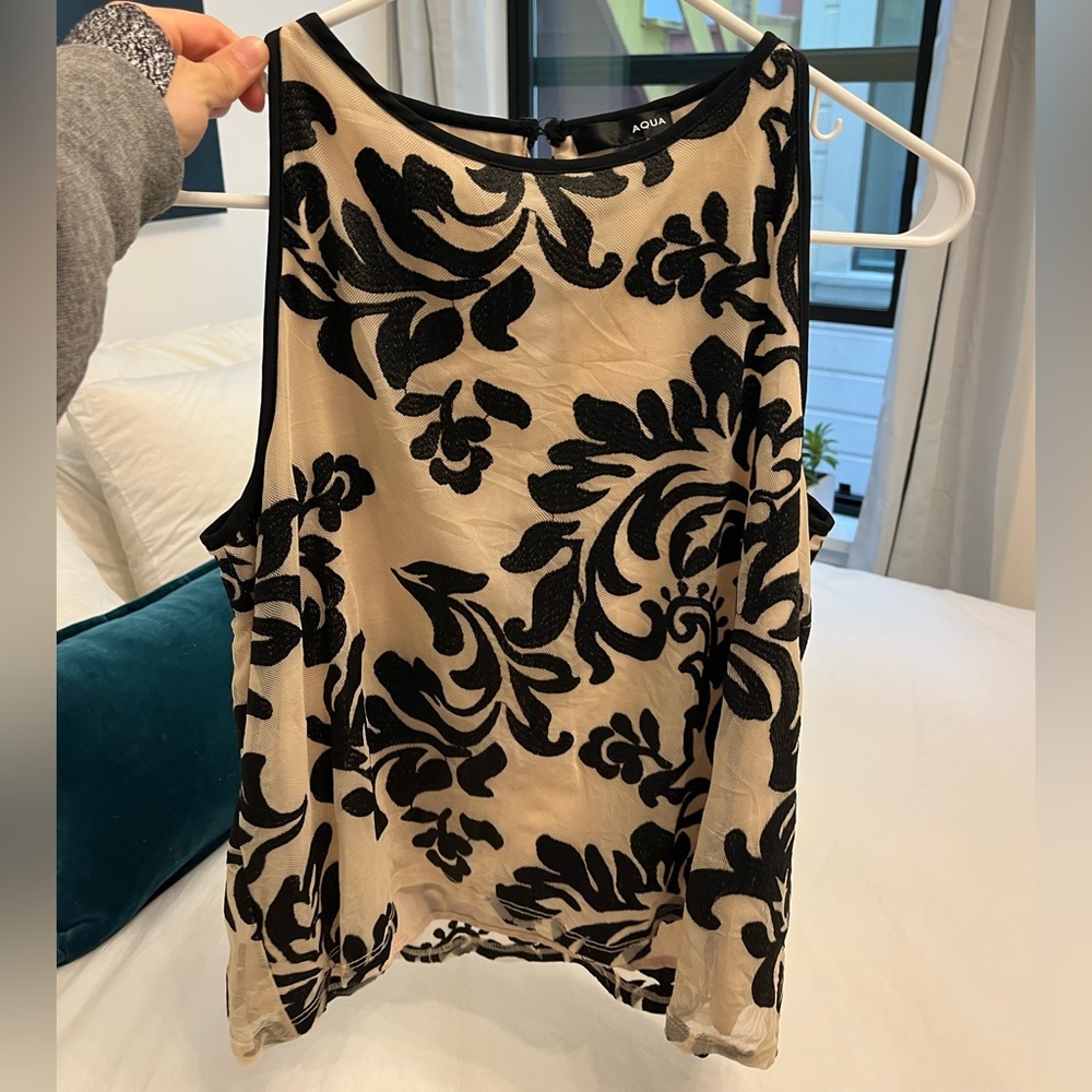 AQUA Top size small - great condition